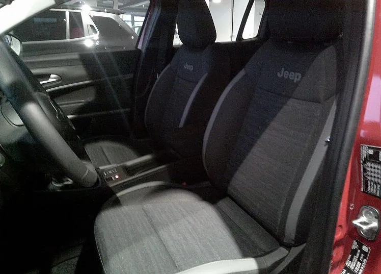 Zunanja slika - Jeep Avenger - 1.2 GSE 100 Altitude - 8