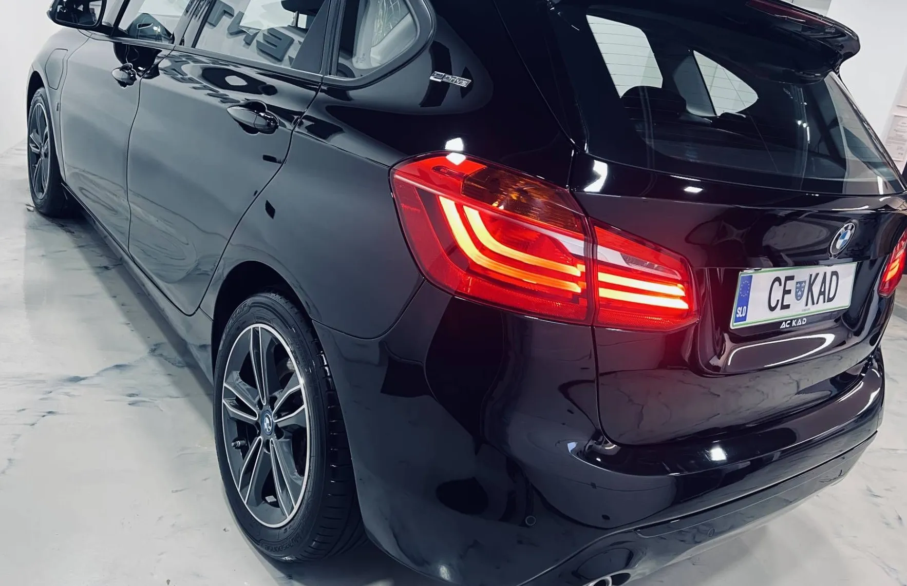 Zunanja slika - BMW Serija 2 - Active Tourer: 225xe iPerformance  AT ... - 5