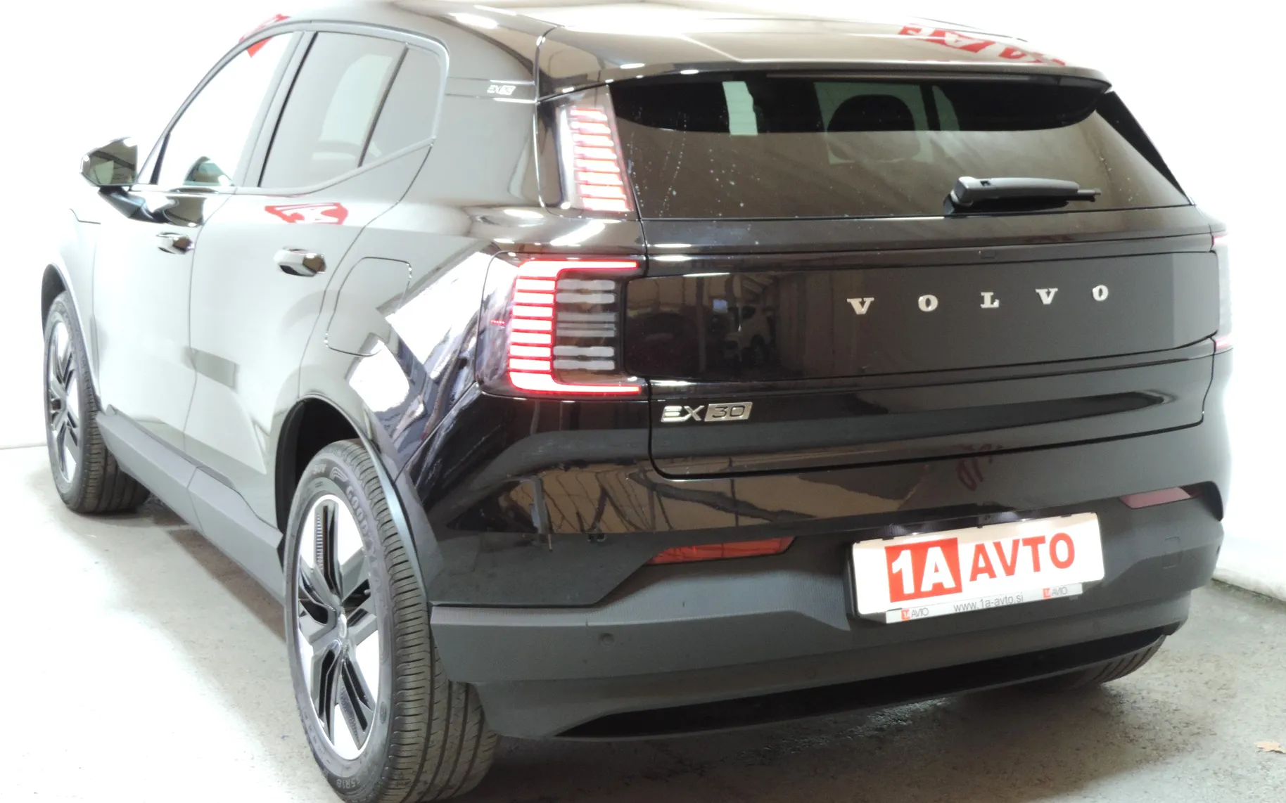 Zunanja slika - Volvo EX30 - Single Motor  51 kWh  Plus - 7