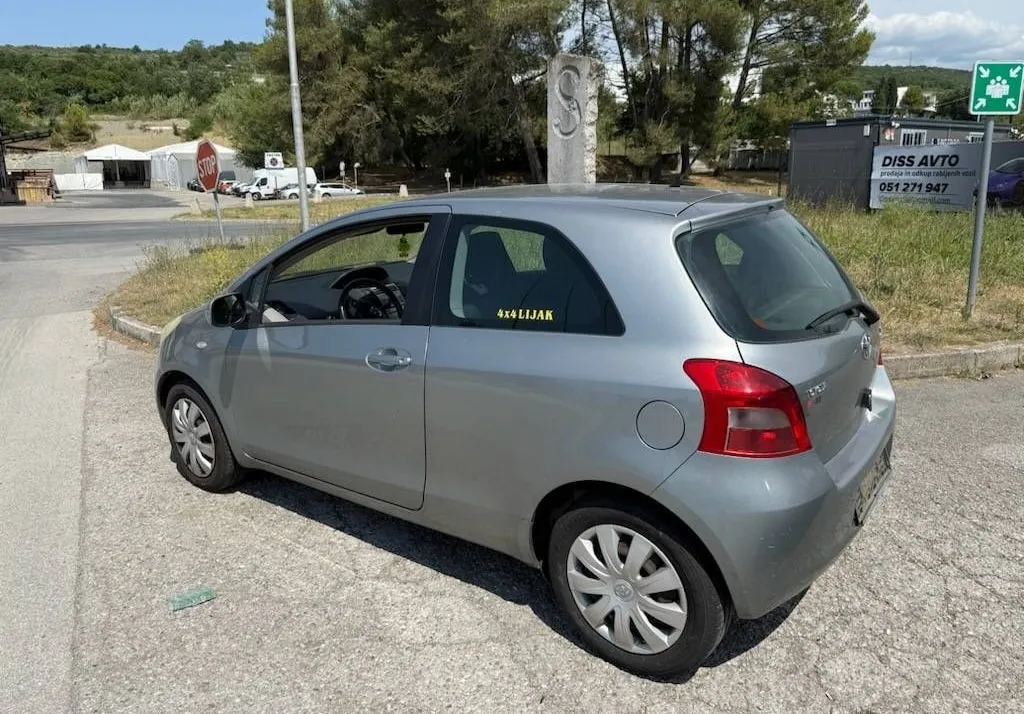 Zunanja slika - Toyota Yaris - 1.3 VVT-i... - 1