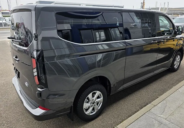 Zunanja slika - Ford E-Transit Custom - Transit Custom Kombi Limited 2.5 Duratec Hybrid 171 KW - 6
