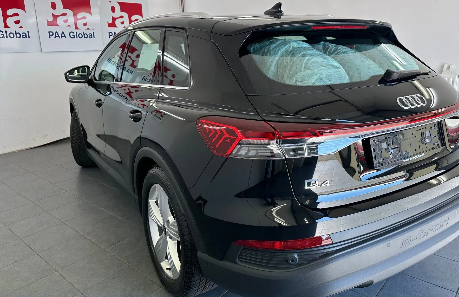 Zunanja slika - Audi Q4 - e-tron  45 e-tron quattro.NEMŠKI+4ALU.KAMERA.LED.NAVI - 4
