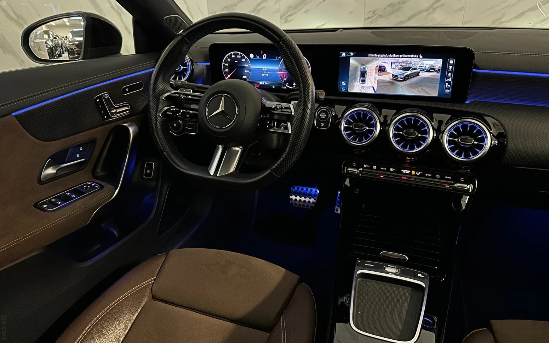 Notranja slika - Mercedes-Benz CLA-Razred - 180d |AMG|Pano|Facelift|360K|Memory|HUD|Burmester| - 11