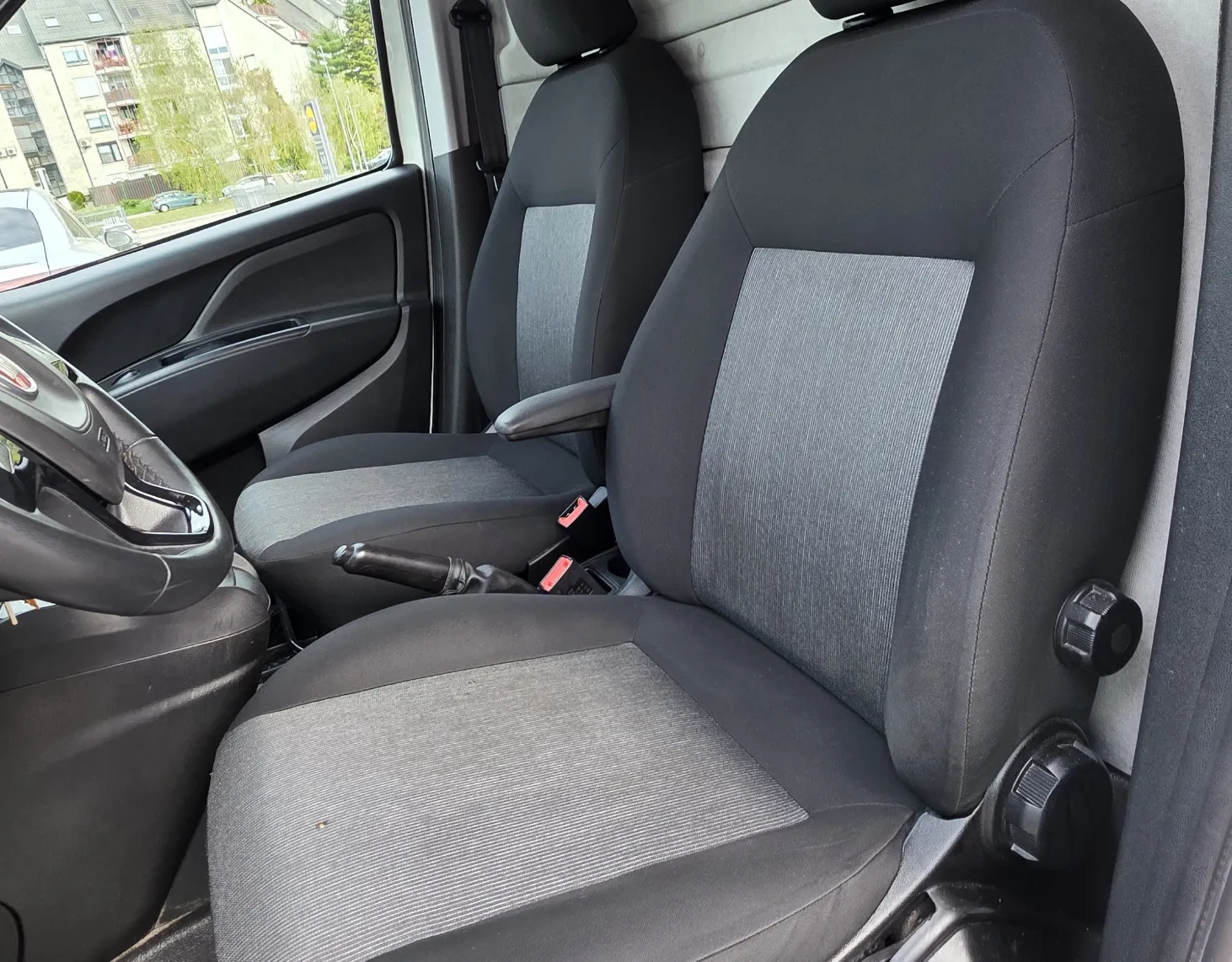 Zunanja slika - Fiat Doblo - 1,6 Multijet 16V Eas yN1 TEMP KAMERA KLJUKA NAVI KLIMA - 13