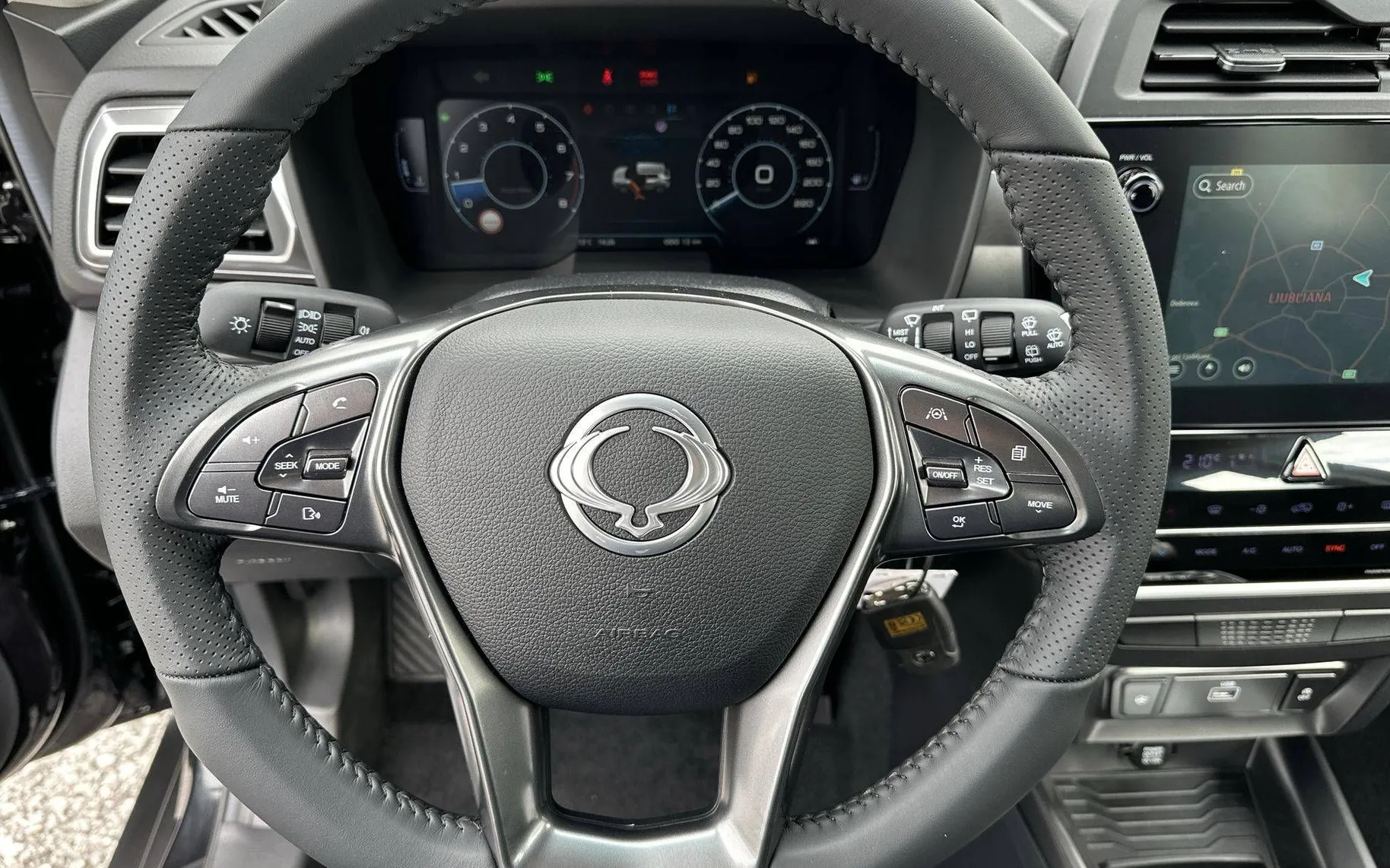 Zunanja slika - SsangYong Tivoli - 1.5 T-GDi Fresh 2WD M T... - 11