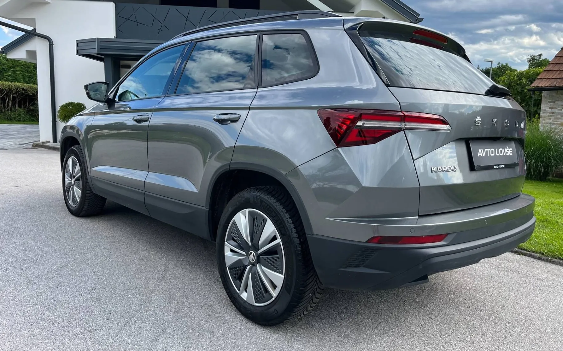 Zunanja slika - Škoda Karoq - 2.0 TDI Ambition DSG-1 LASTNIK-LED-NAVI-KAM-ODLIČN - 5
