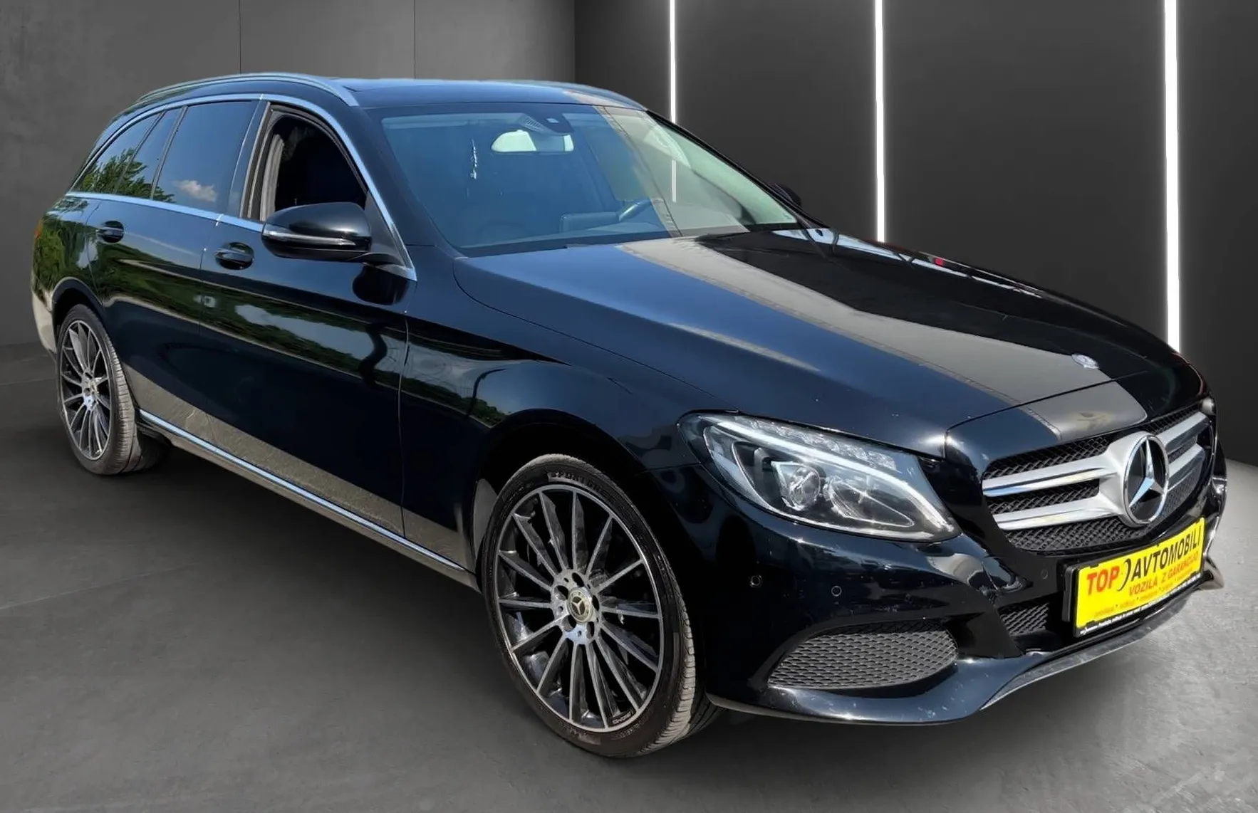 Zunanja slika - Mercedes-Benz C-Razred - C220d 4MATIC FUL LED NAVI TEMP PANO HI-FI PDC TOP - 10