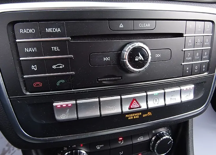 Zunanja slika - Mercedes-Benz GLA-Razred - GLA 200 7G 156KM - KOT NOV - GRETJE SEDEŽEV - - 17