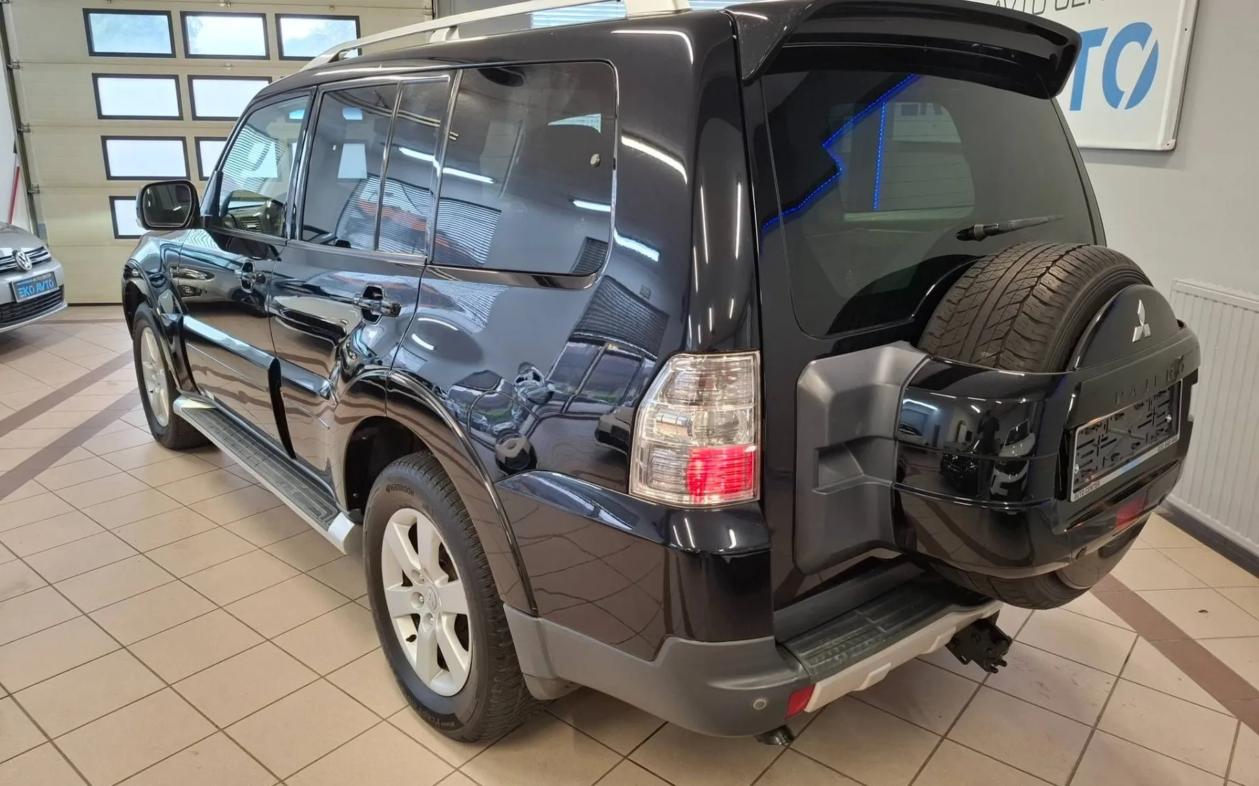 Zunanja slika - Mitsubishi Pajero - 3.2 DID Intense Avt. LWB 1LASTNIK-SLO-4X4-7SEDEŽEV - 6