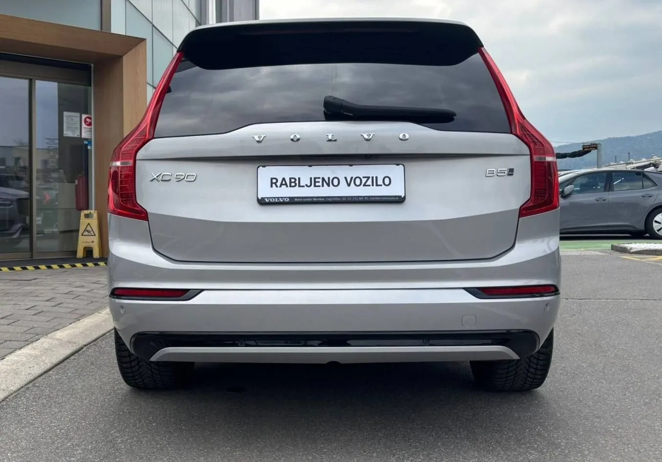 Zunanja slika - Volvo XC90 - B5D AWD Plus Dark Avt. SLO-ZRAČNO-HAR KARDON-PANO - 5