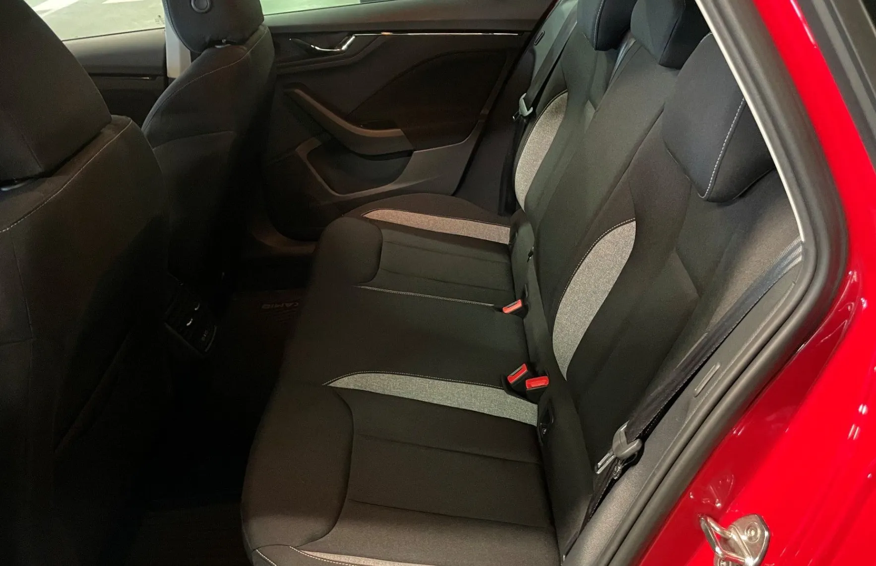 Zunanja slika - Škoda Kamiq - 1.0 TSI Selection DSG - 9