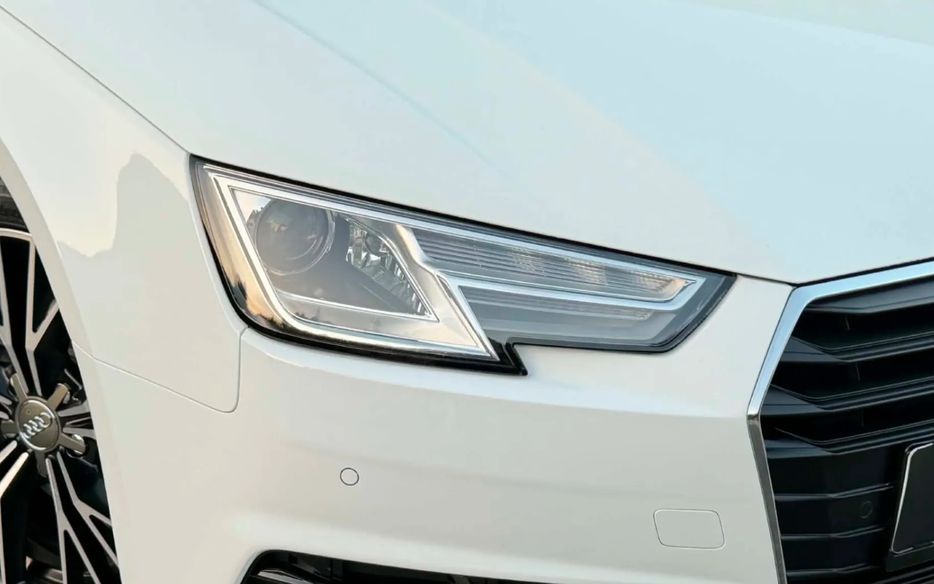 Notranja slika - Audi A4 Avant - 2.0 TDI-XENON LED-LIZING ZA TUJCE - 7