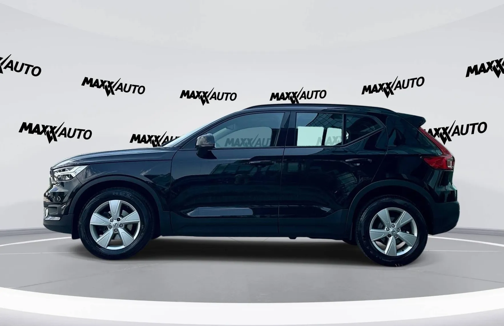 Zunanja slika - Volvo XC40 - T3 Momentum Avt. - 8