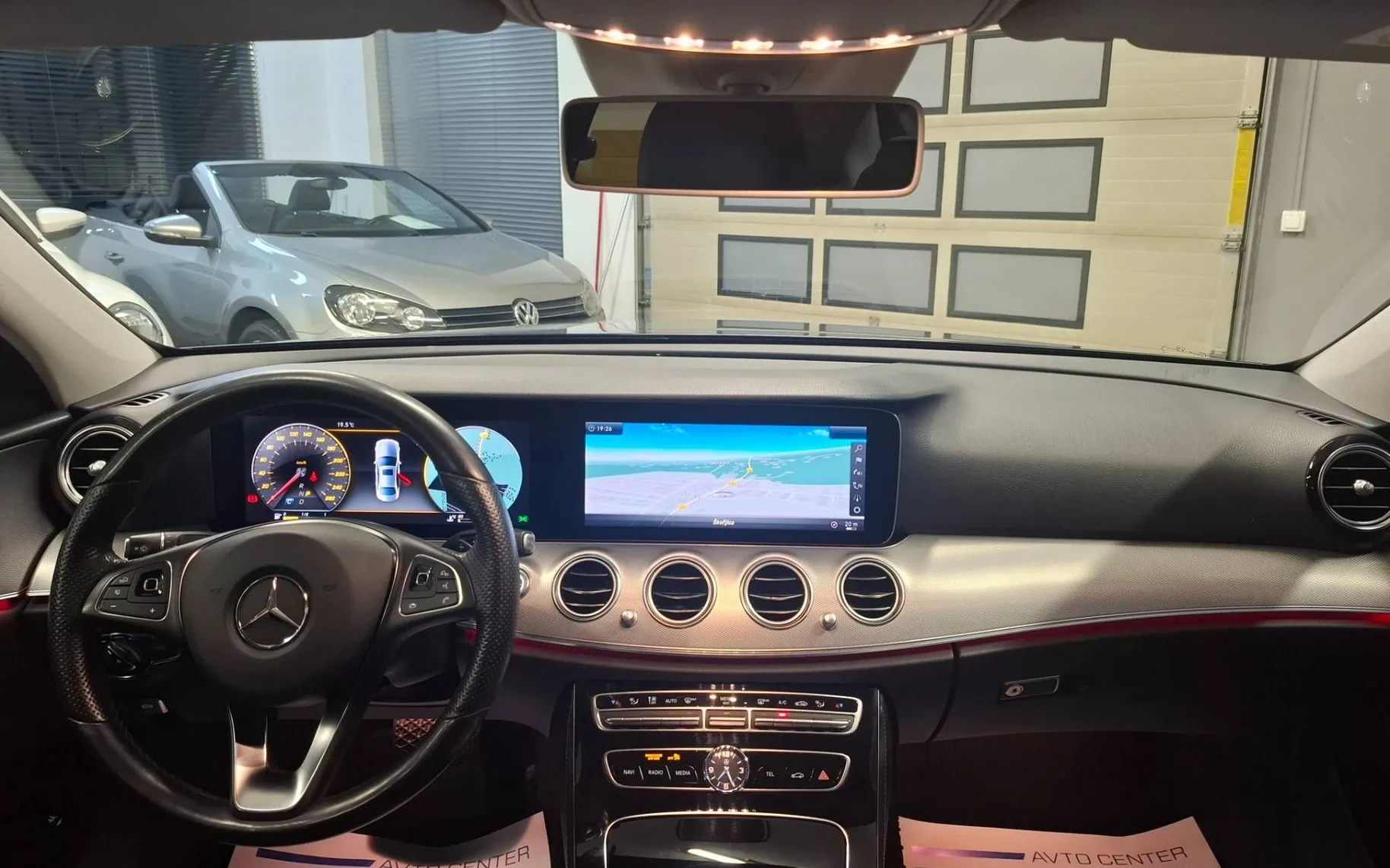 Notranja slika - Mercedes-Benz E-Razred - E 220 d SAMO 83000KM-1LASTNIK-SLO-FUL LED-ALU 20 - 7