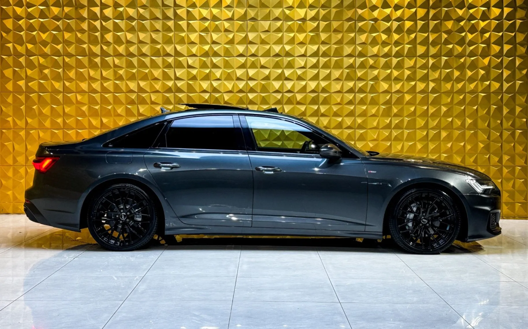 Notranja slika - Audi A6 - 50 TDI Quattro AUT-S Line-PANO-MATRIX-HLAJENJE - 12