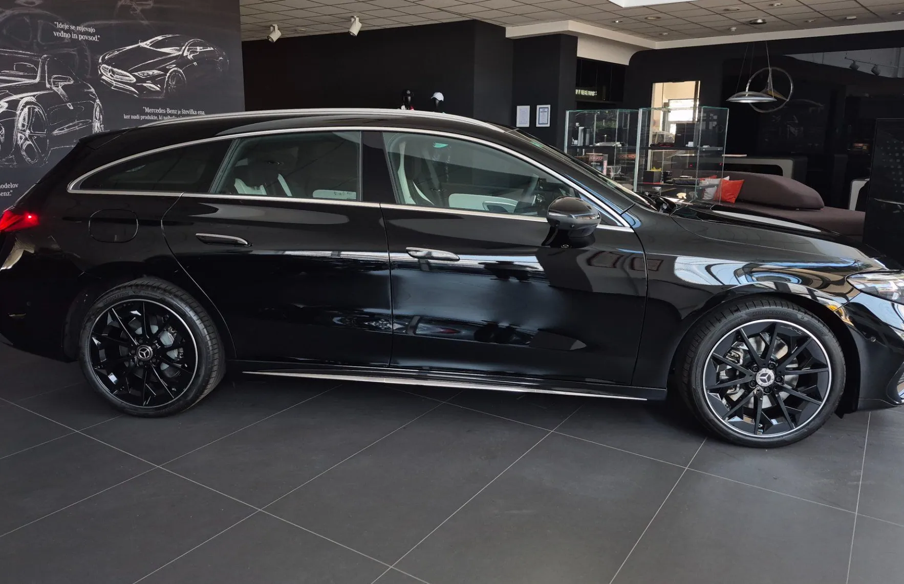 Zunanja slika - Mercedes-Benz CLA-Razred - CLA Shooting Brake 250+ EQ Tech AMG Line - 4