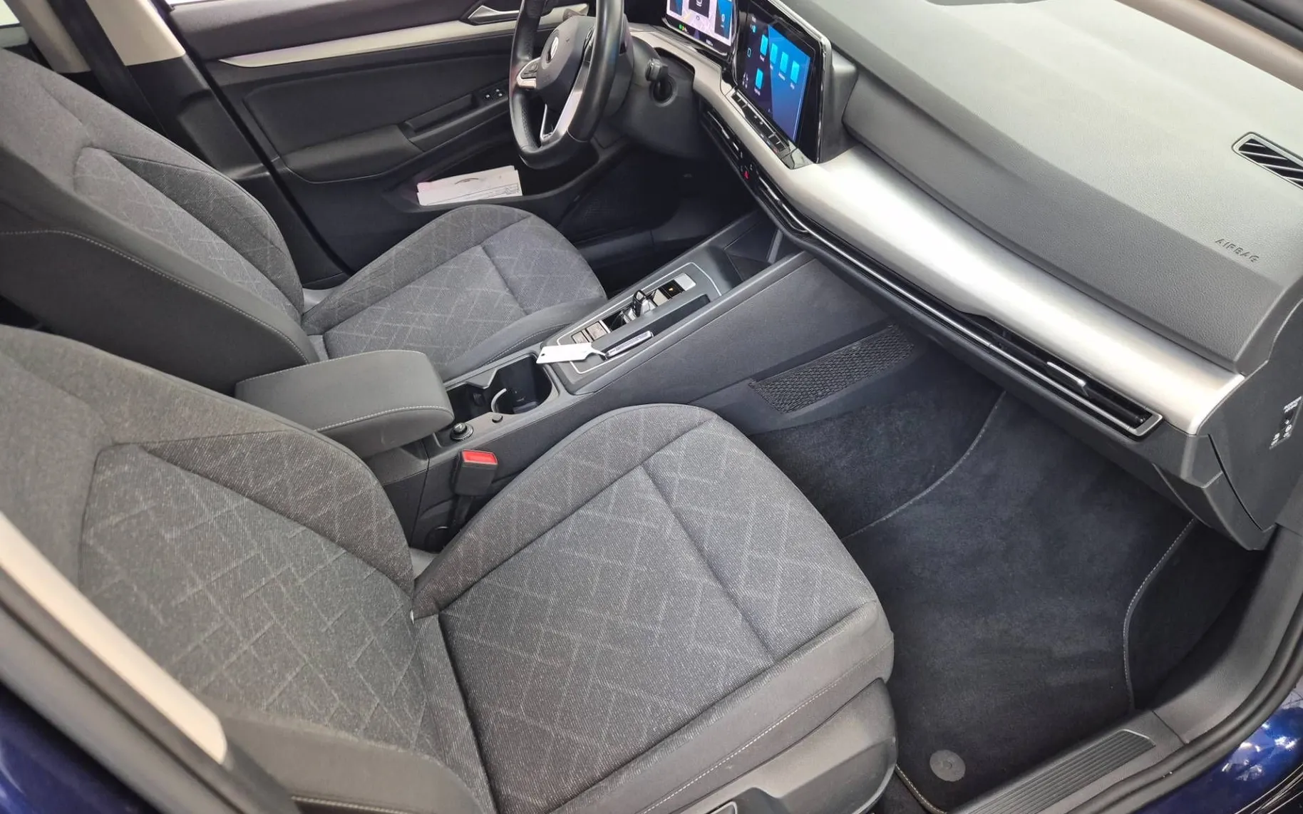 Notranja slika - Volkswagen Golf Variant - 2.0 TDI DSG Life 110 150... - 8