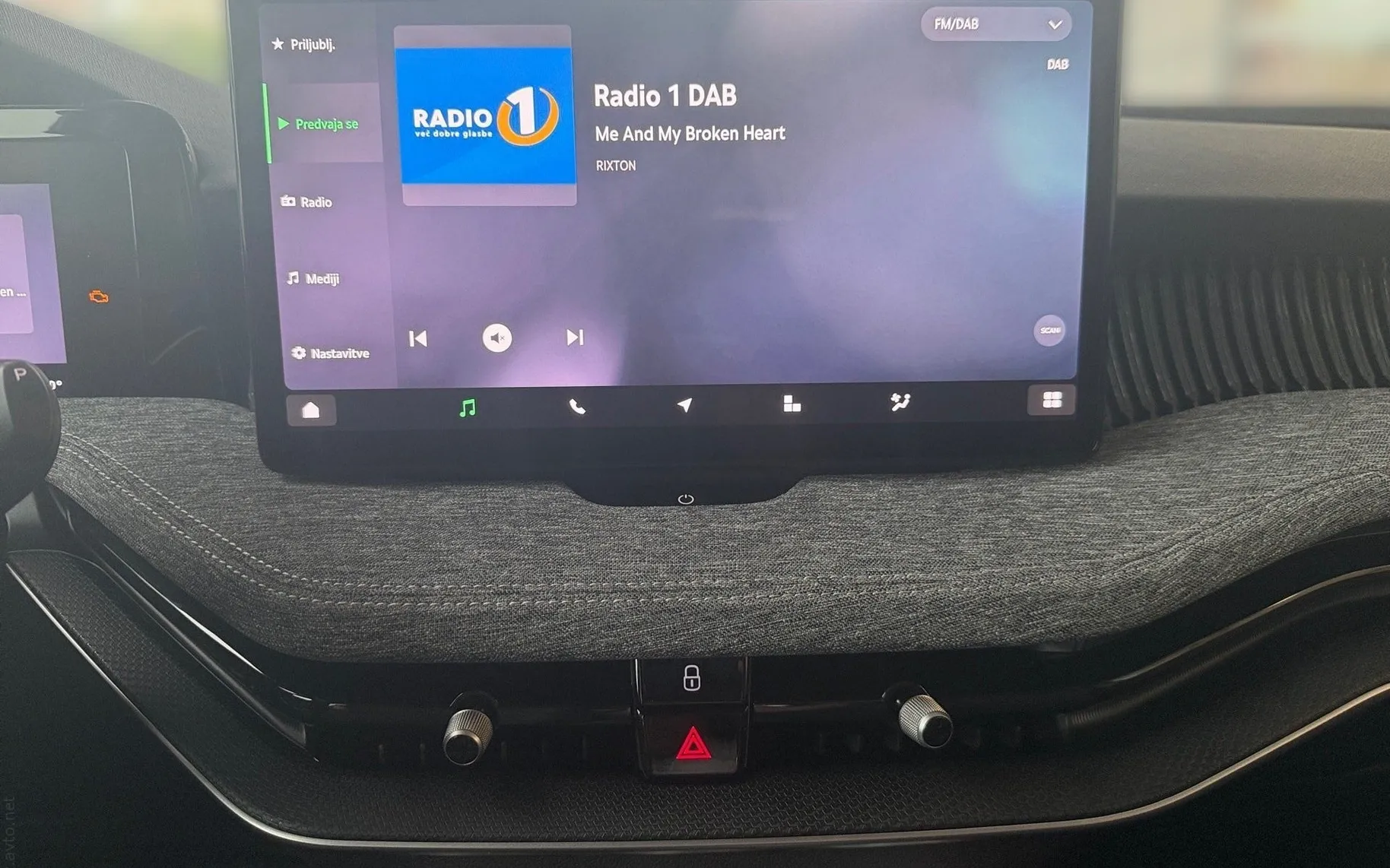Notranja slika - Škoda Superb - Combi 2.0 TDI Selection DSG... - 9