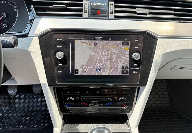 Zunanja slika - VW Passat - 2.0 TDI R-Line 110kW - ODLIČEN - SLOVENSKI - 9