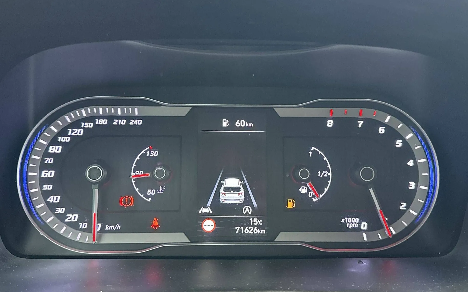 Notranja slika - Hyundai Tucson - 1.6 T GDI Trend... - 15