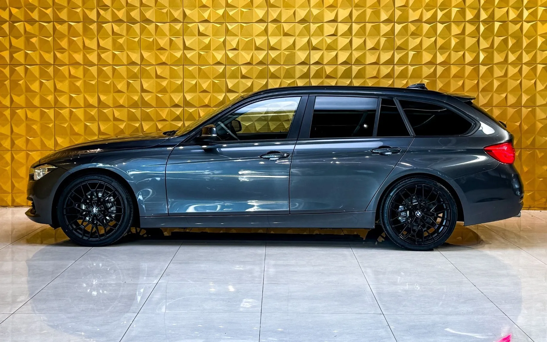 Zunanja slika - BMW serija 3 Touring: - 318d AUT. LED-GRETJE-NAVI-EL. PRTLJAZNIK - 6
