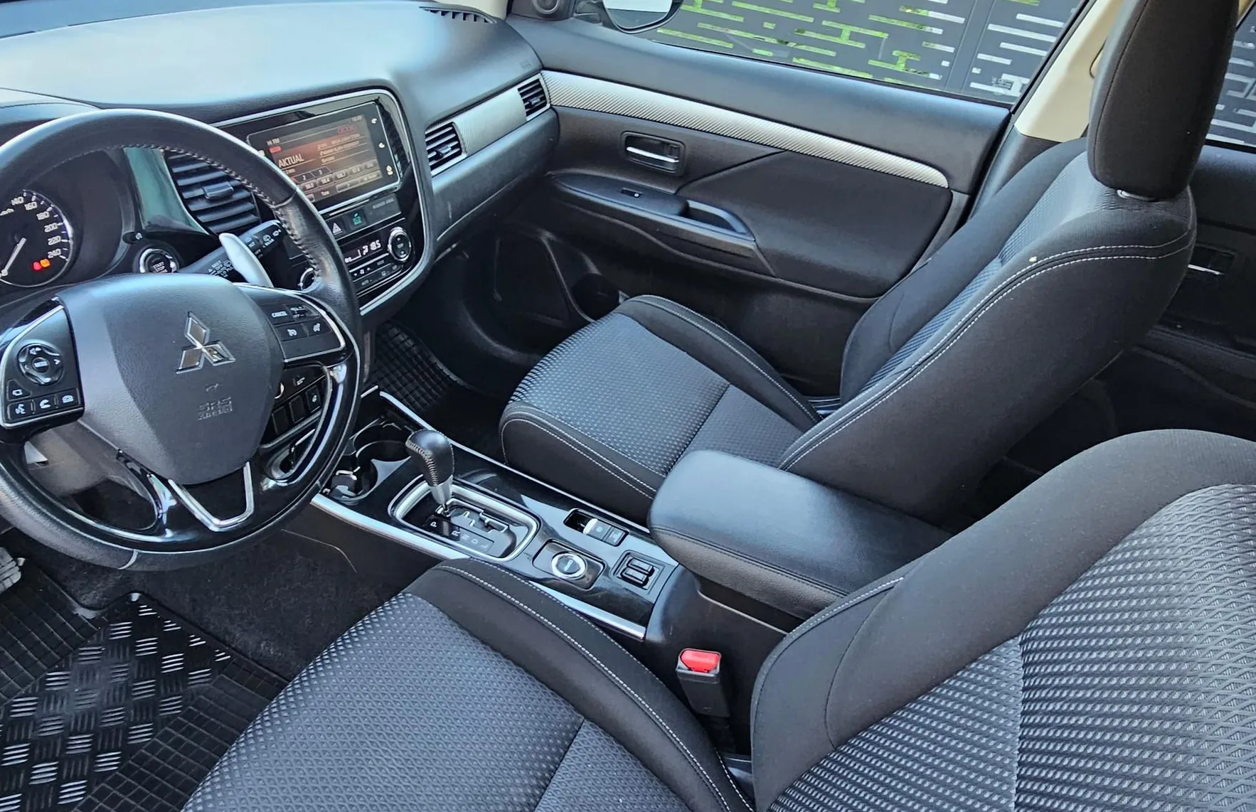 Zunanja slika - Mitsubishi Outlander - 4WD 2.2 DI-D Instyle+ Avt.-le 104.000km-Odličen- - 4