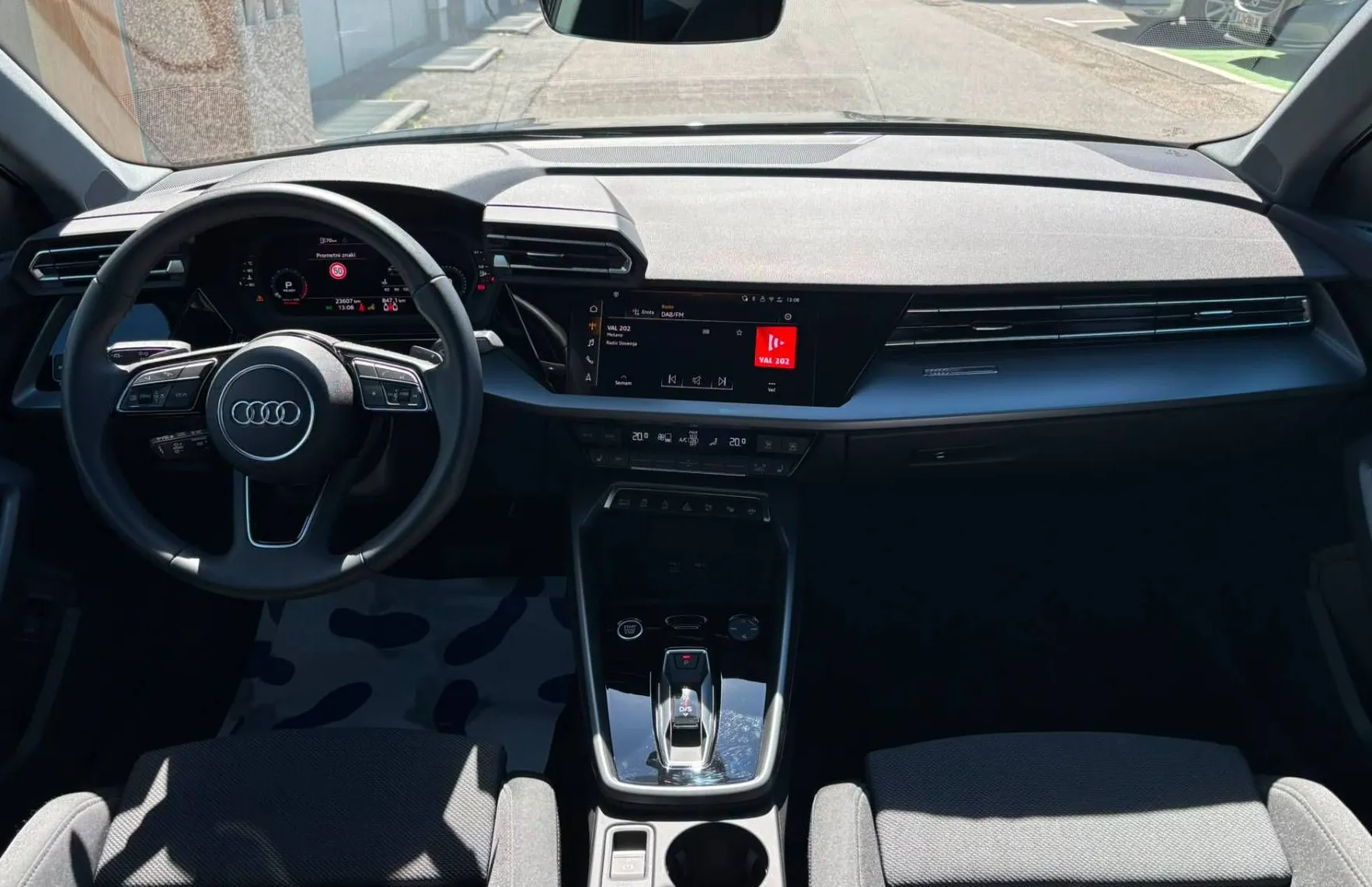 Zunanja slika - Audi A3 - 35 TFSI S-Tronic SLO-1.LAST.-ACC-KEYLESS... - 9