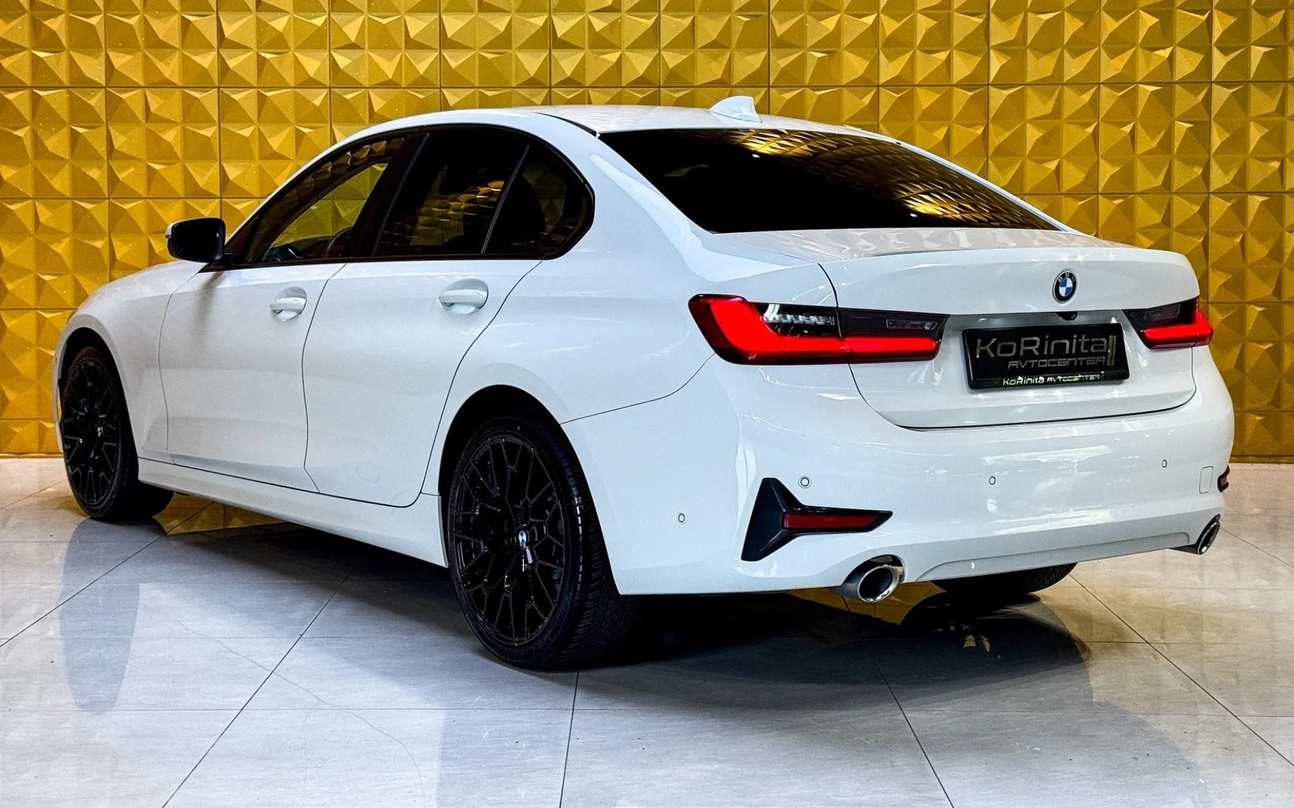 Notranja slika - BMW serija 3: - 320d xDrive AUT.-KAMERA-GRETJE-EL PRTLJAZNIK - 9
