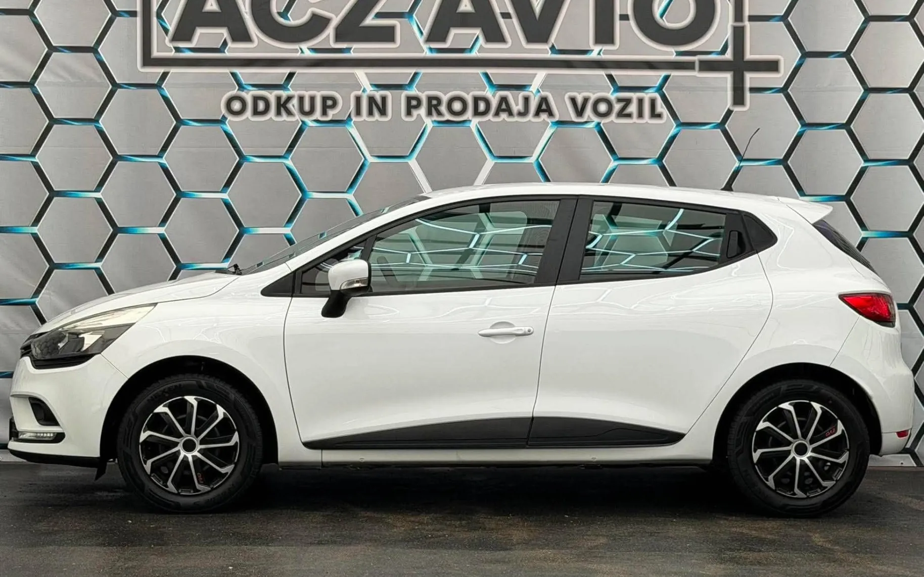 Notranja slika - Renault Clio - 1.5 DCI•OPRAVLJEN VELIK SERVIS•FACELIFT•TEMPOMAT•. - 7