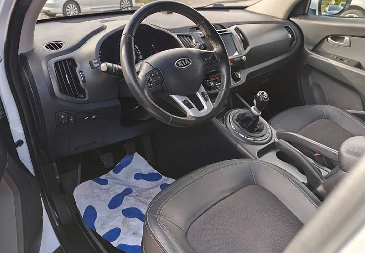 Zunanja slika - KIA Sportage - 2WD 1.7 CRDi Limited ZELO LEP - 8