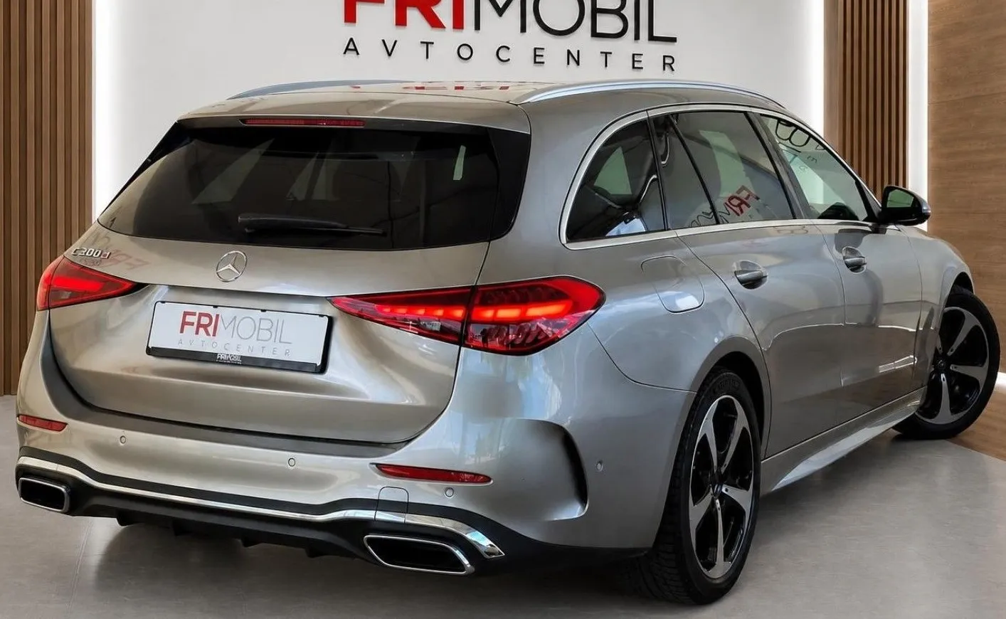 Zunanja slika - Mercedes-Benz C-Razred - C 300d AMG Line•AMBIENT•MRTVI KOTI•ACC• - 3