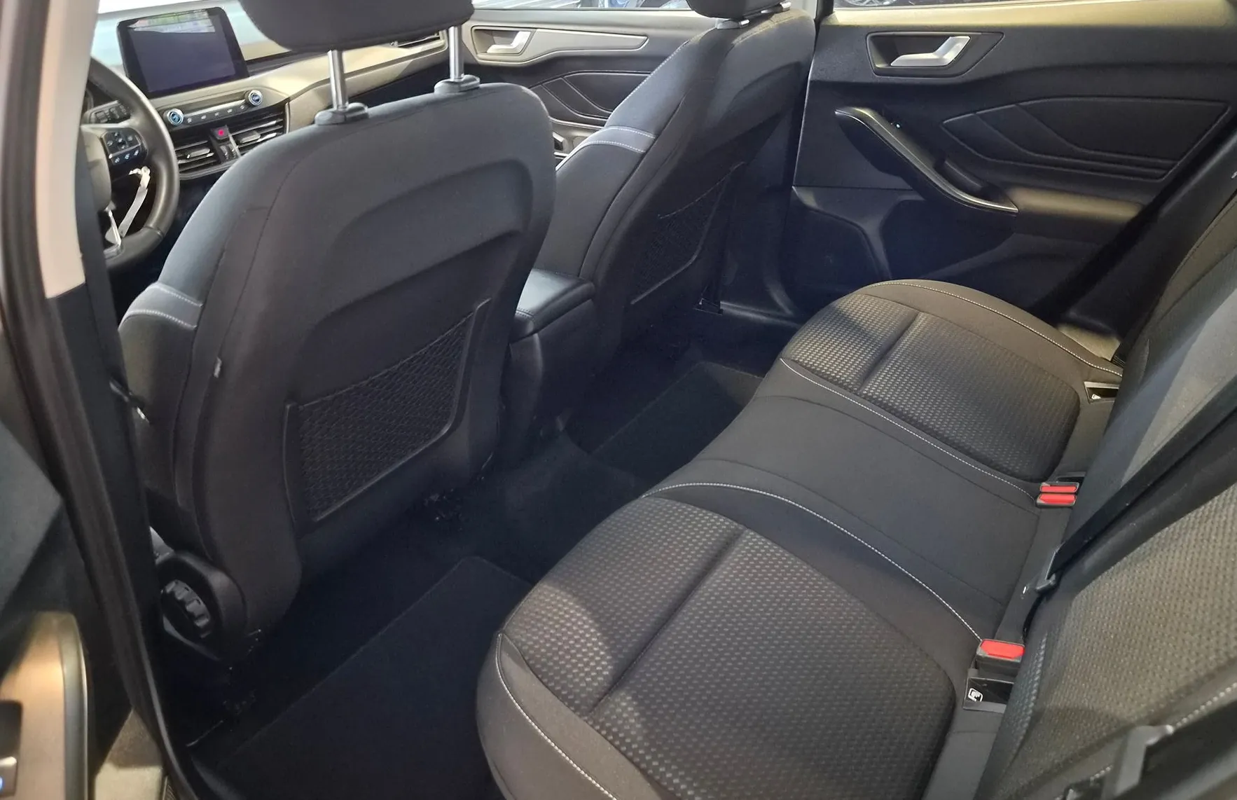 Zunanja slika - Ford Focus - Karavan 1.5 EcoBlue DAB|LED|NAVI|KLJUKA|KAMERA - 9