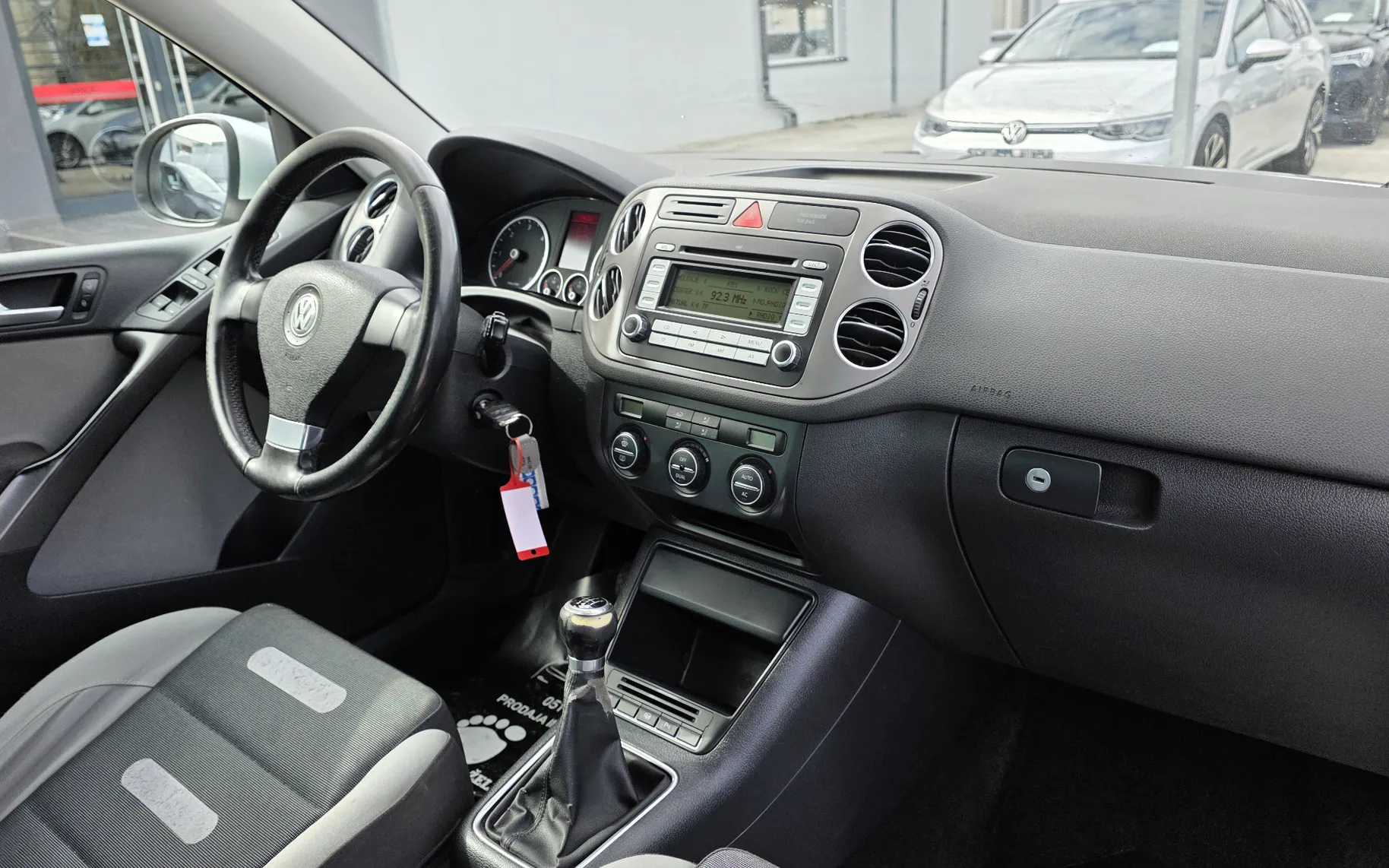 Zunanja slika - VW Tiguan - 2,0 TDI 4motion SLO KLJUKA PARK ASSIST ALU... - 9