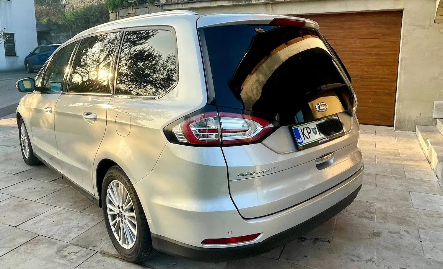 Zunanja slika - Ford Galaxy - 2,0 TDCi Titanium Powershift - 3
