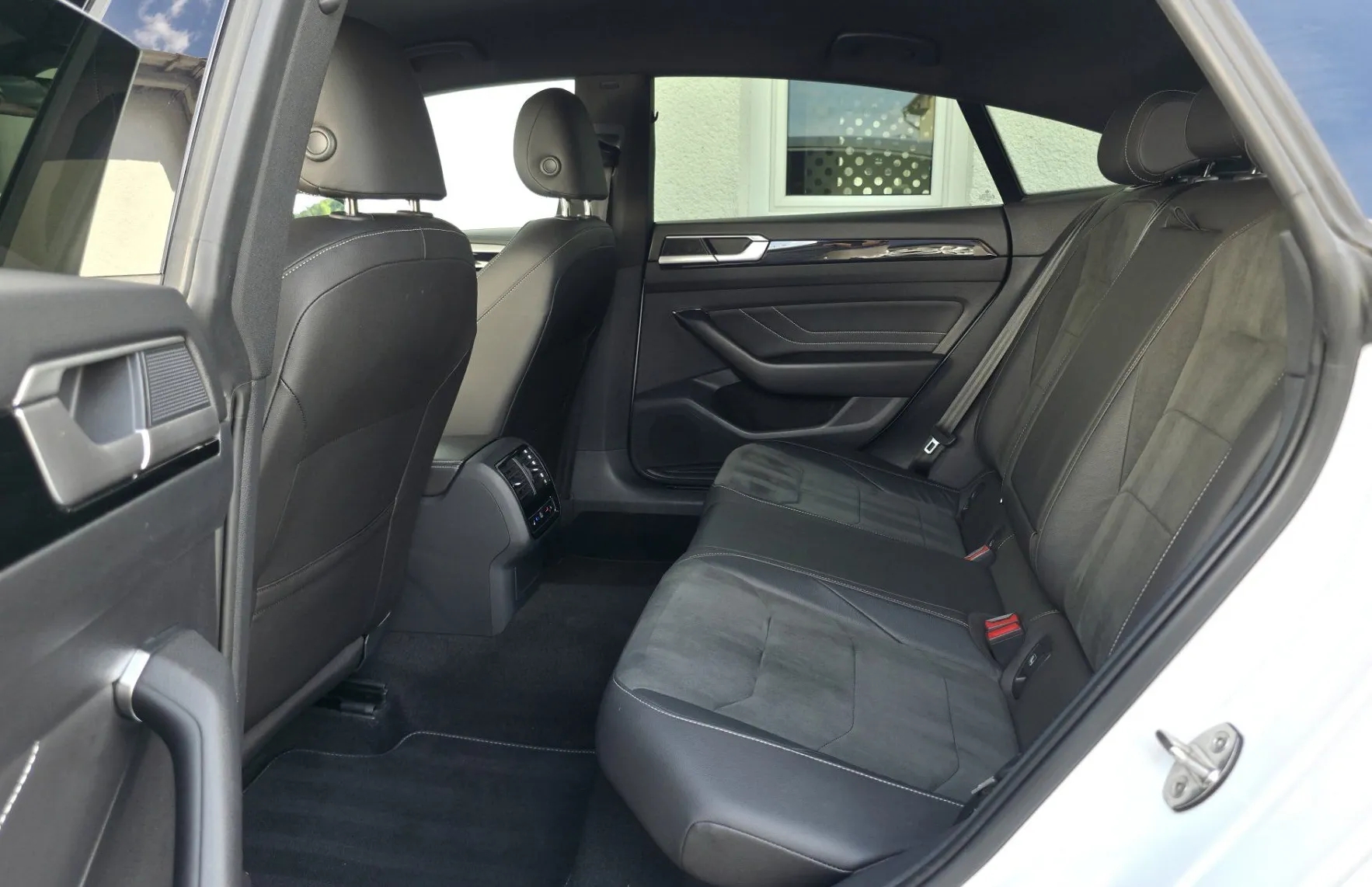 Zunanja slika - Volkswagen Arteon - 2.0TDI DSG R-Line IQ.MATRIX•ACC•BLIS•GRETJE•KLJUKA - 7