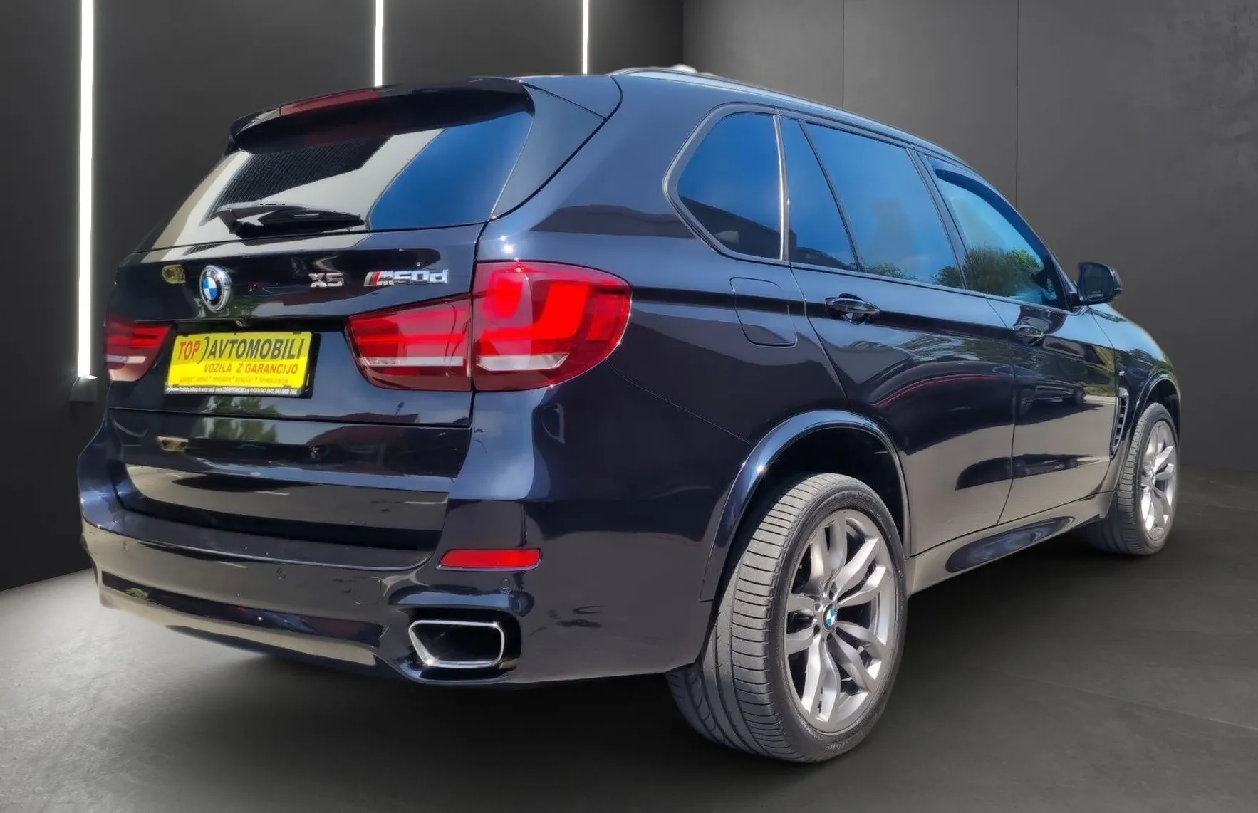 Zunanja slika - BMW X5 - serija : M50d M PAKET FULL LED NAVI PDC KAMERA TEM TOP... - 6