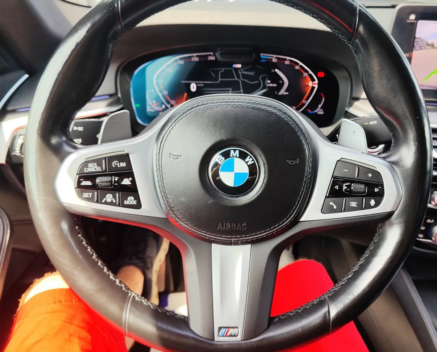 Zunanja slika - BMW Serija 5 - : 520d Avt.M-PAKET HEAD UP HLAJENJE KAMERA KEYLESS - 24