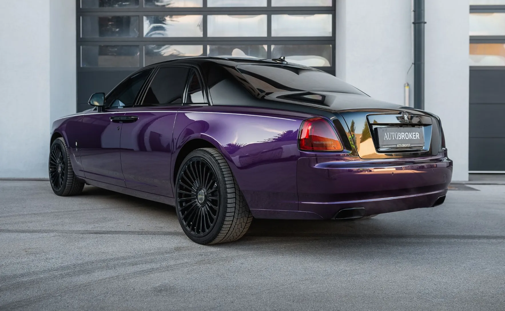 Zunanja slika - Rolls-Royce Ghost - VIJOLICE VIJOLICE VABLJENI NA OGLED - 7
