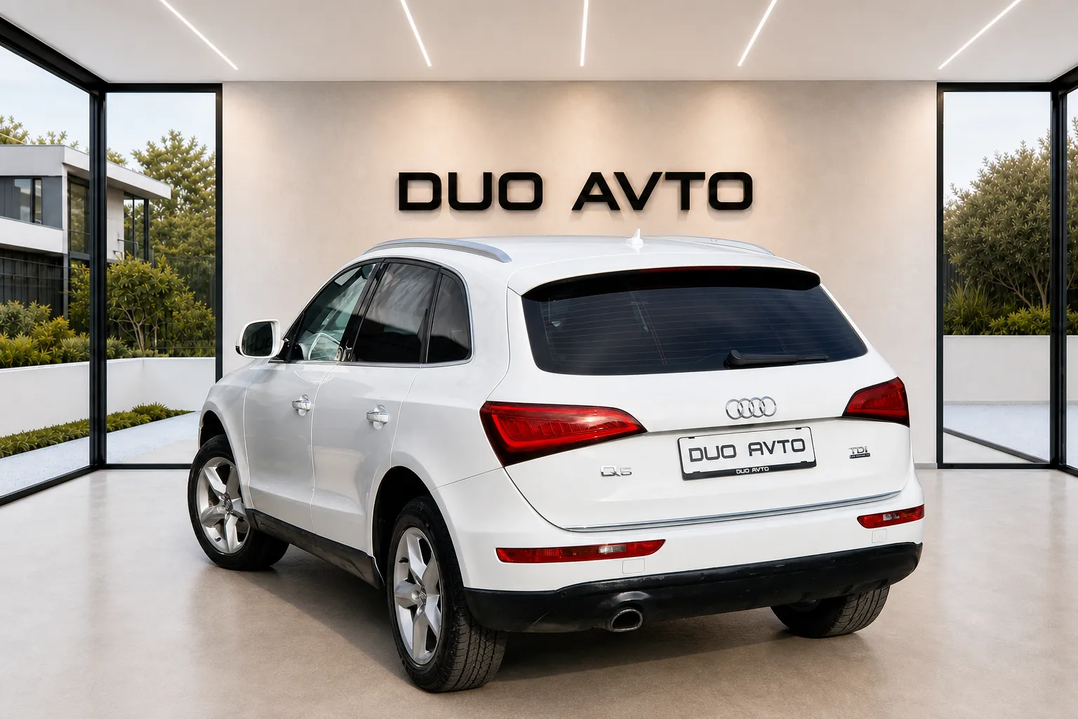 Notranja slika - Audi Q5 - 2.0TDI-QUATTRO-2XLED-2XPDC-NAVI-NA OBROKE TUJCI - 11
