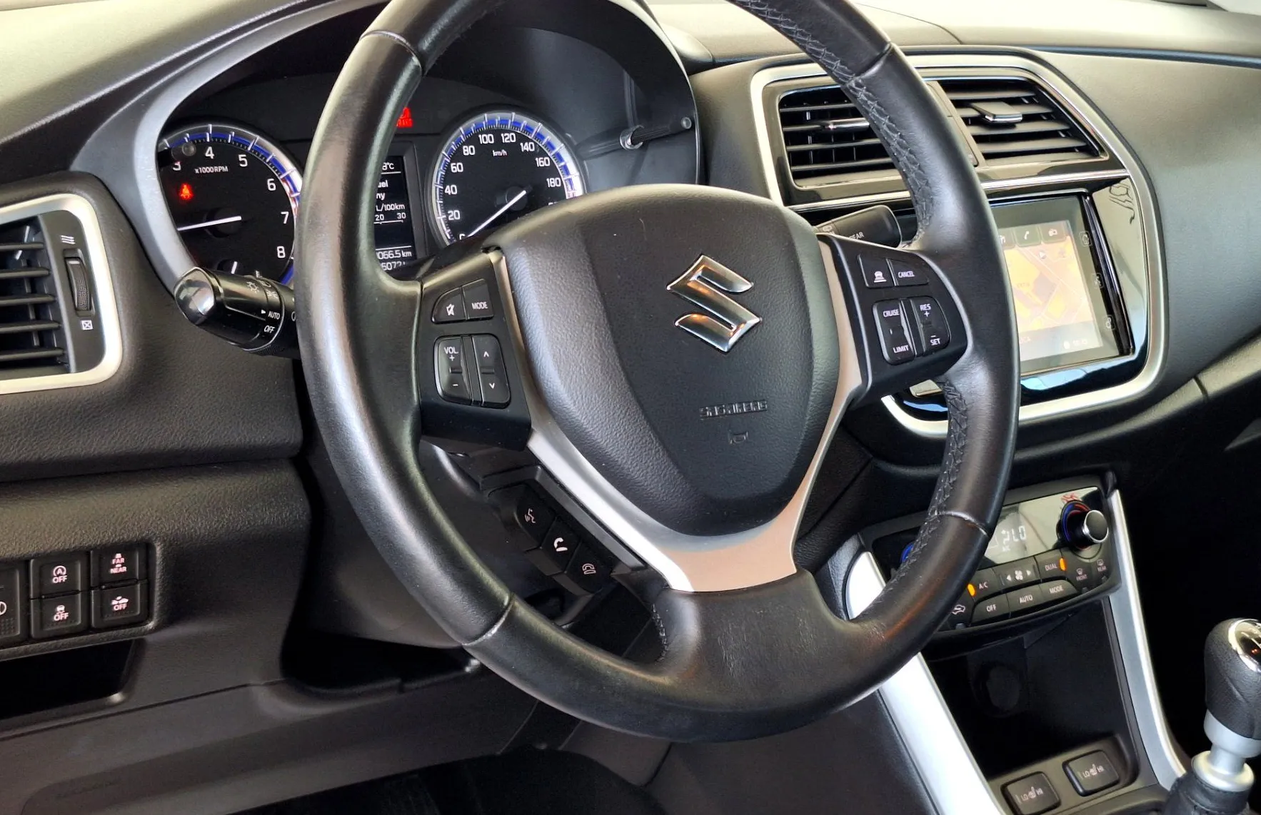 Zunanja slika - Suzuki SX4 S-Cross - 1.4 Boosterjet AllGrip Elegance•VL.KLJUKA•SLO• - 18