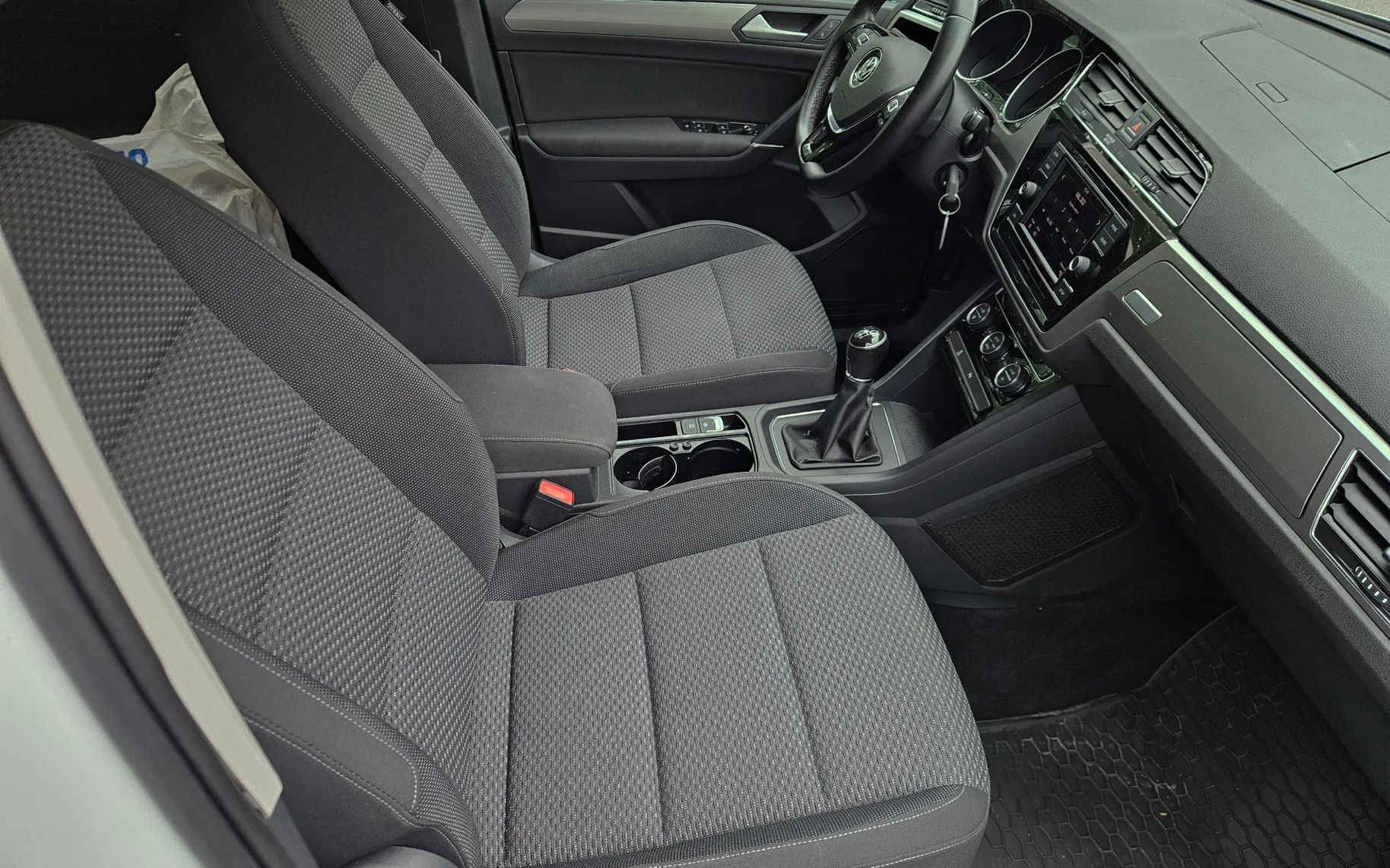 Notranja slika - Volkswagen Touran - 1,6 TDI BMT Family - 14