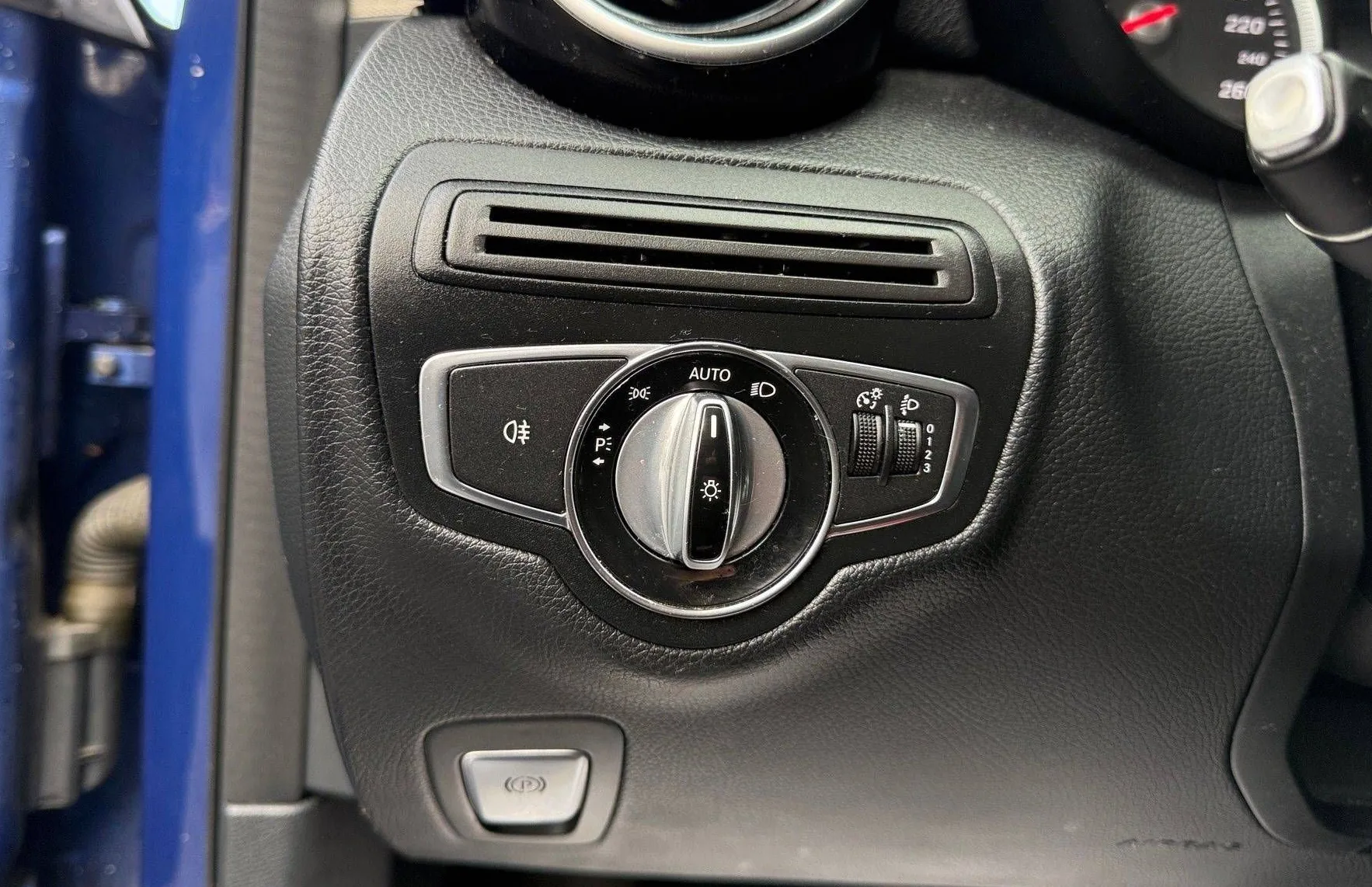 Zunanja slika - Mercedes-Benz C-Razred - C 200 TEMP NAVI MOŽNOST FINANCIRANJA BREZ POLOGA.. - 18