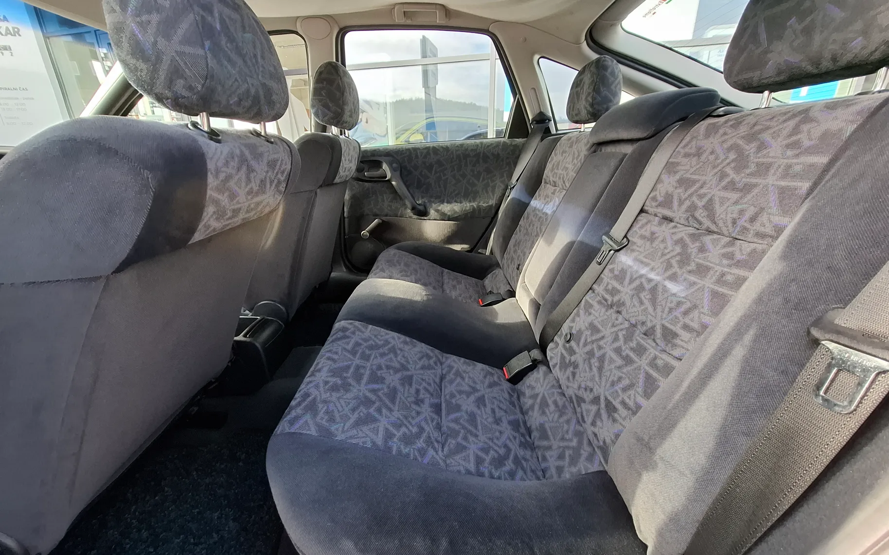 Zunanja slika - Opel Vectra - 1.6i 16V - SLOVENSKO POREKLO + ODLIČNO OHRANJEN - 9