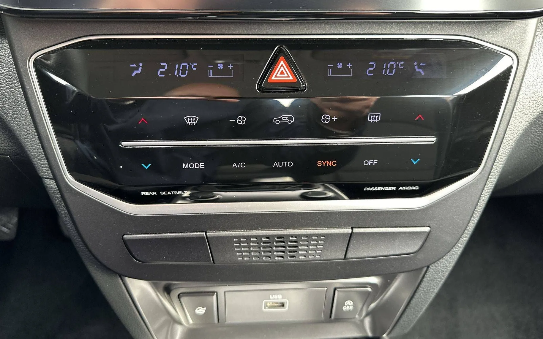 Zunanja slika - SsangYong Tivoli - 1.5 T-GDi Fresh 2WD M T... - 16