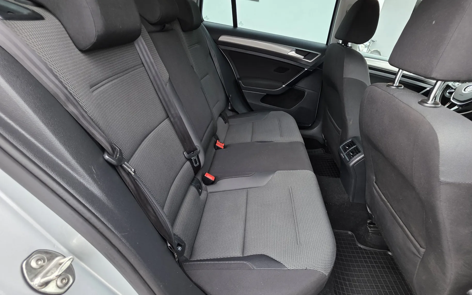 Zunanja slika - VW Golf - Variant 1,6 TDI DSG VEL. SERVIS NAVI TEMP PDC KLJUKA - 16