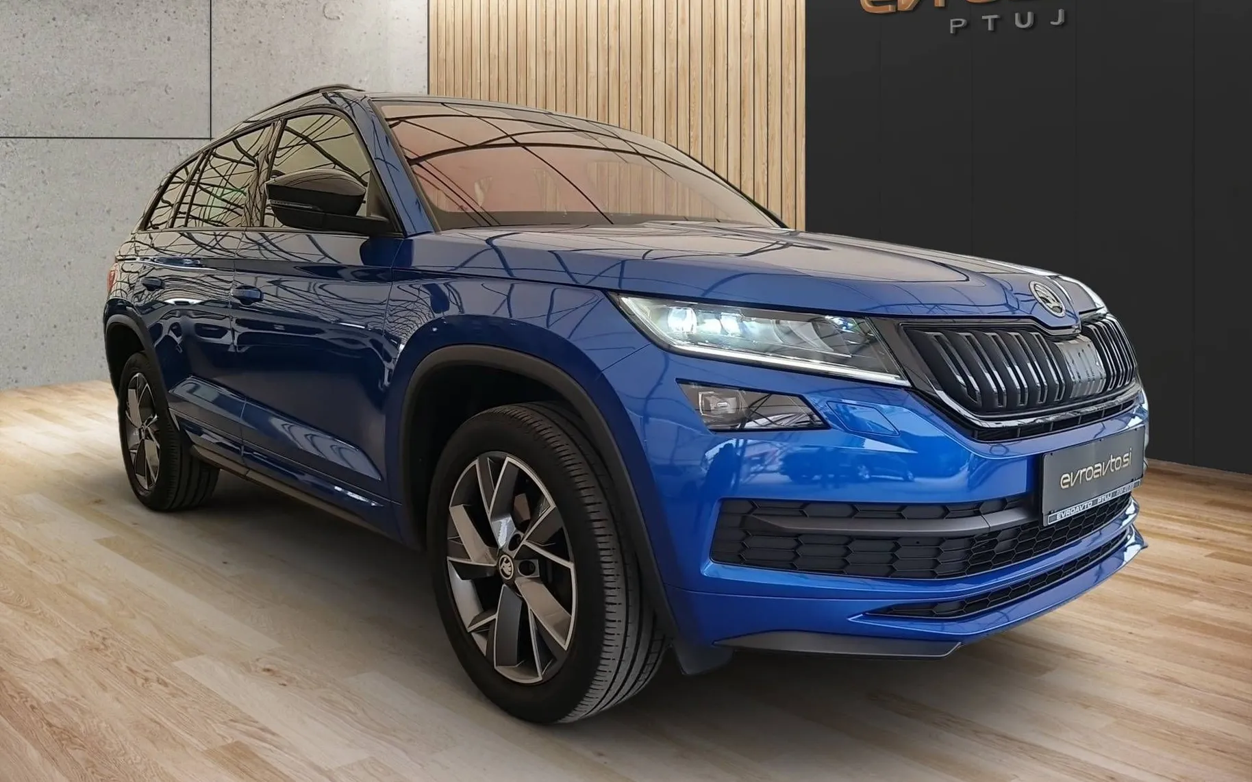 Zunanja slika - Škoda Kodiaq - 4x4 2.0 TDI Sportline DSG•7 SEDEŽEV•VL.NAPRAVA - 5