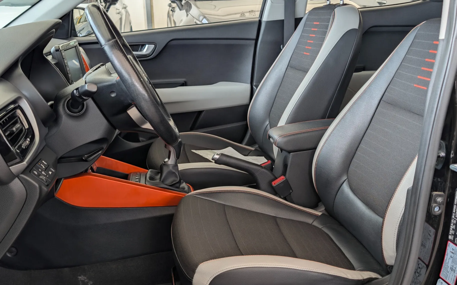Zunanja slika - KIA Stonic - 1.4 MPI EX Motion CP ISG - 5