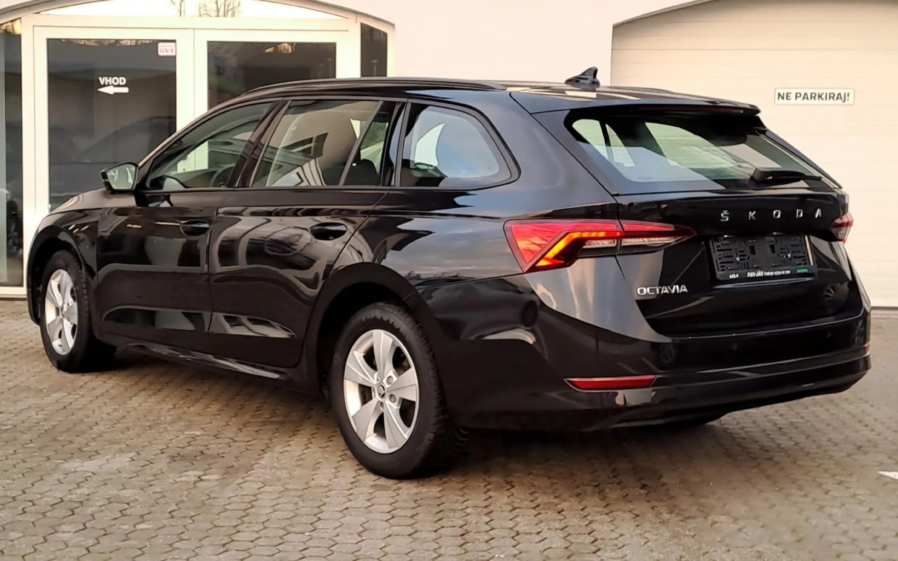 Zunanja slika - Škoda Octavia - 2.0 TDI Ambition DSG 110 kW - 3