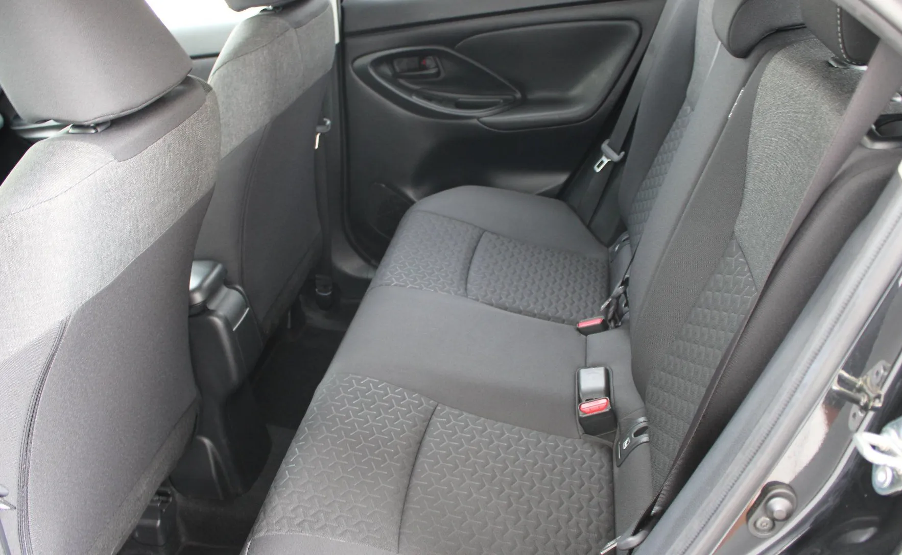 Zunanja slika - Toyota Yaris Cross - Hybrid 1.5 VVT-i Business Avt. - 14