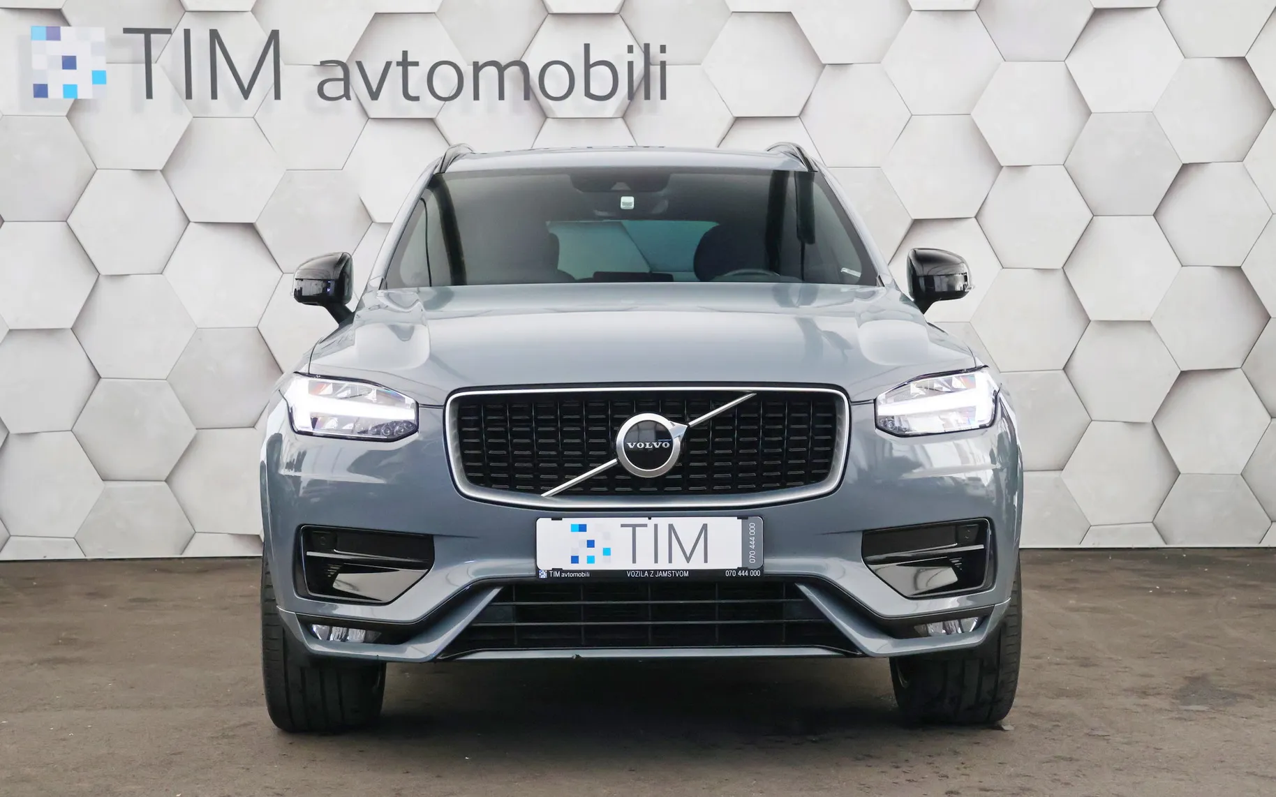 Zunanja slika - Volvo XC90 - B5D 2.0d AWD Geartronic R-Design 235KM - 5